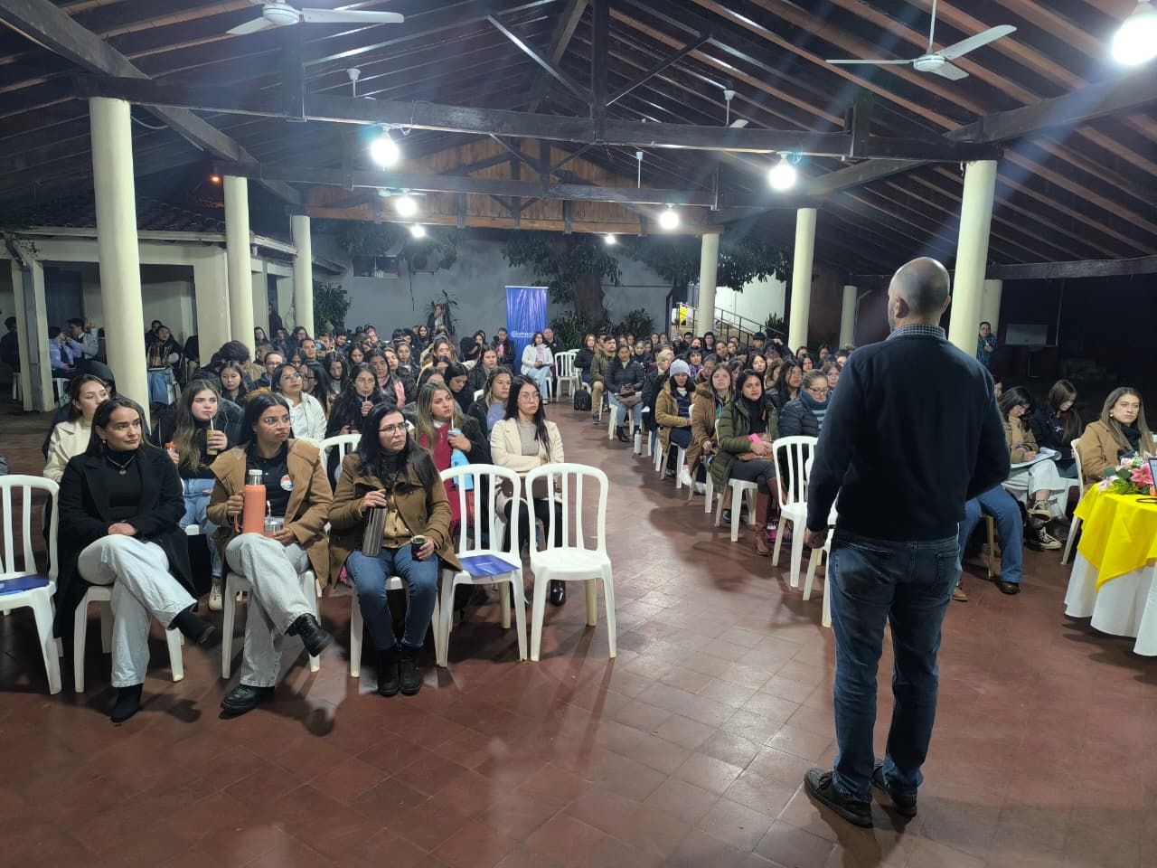 Charla Comunicación e Inteligencia Emocional Coomecipar Encarnación