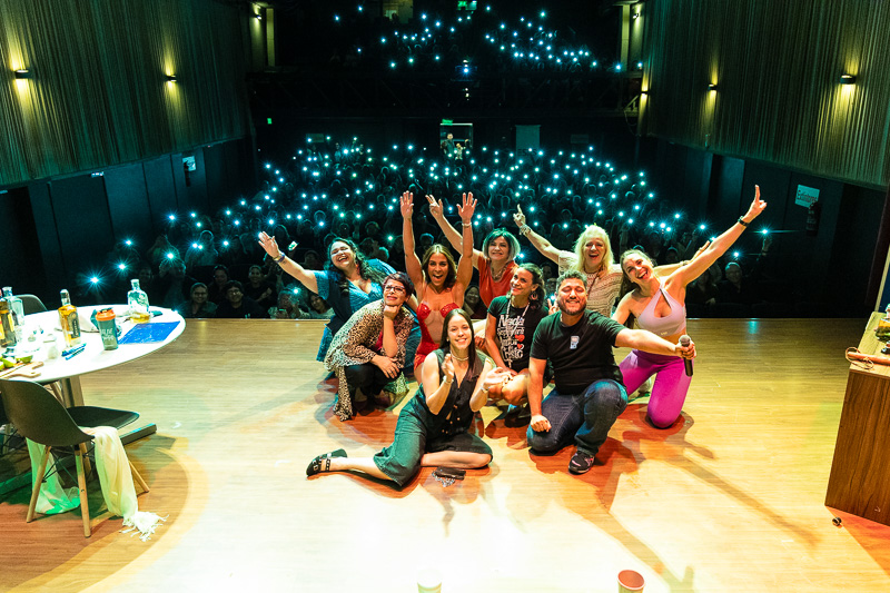 Obra de Teatro "Mi Grado es un Peligro"