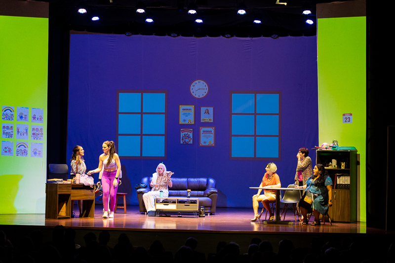 Obra de Teatro "Mi Grado es un Peligro"