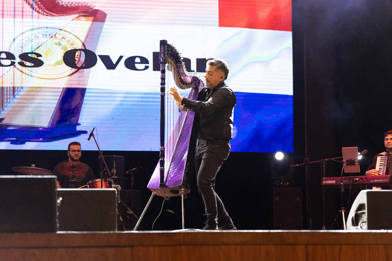 Concierto en Homenaje a la Madre y a la Patria