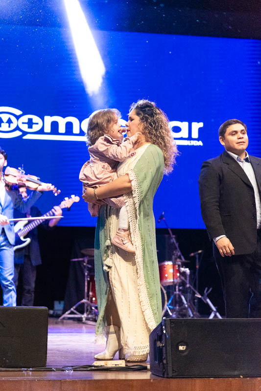 Concierto en Homenaje a la Madre y a la Patria